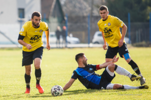 Mecz czwartej ligi piłki nożnej: Metal Tarnów - Poprad Muszyna